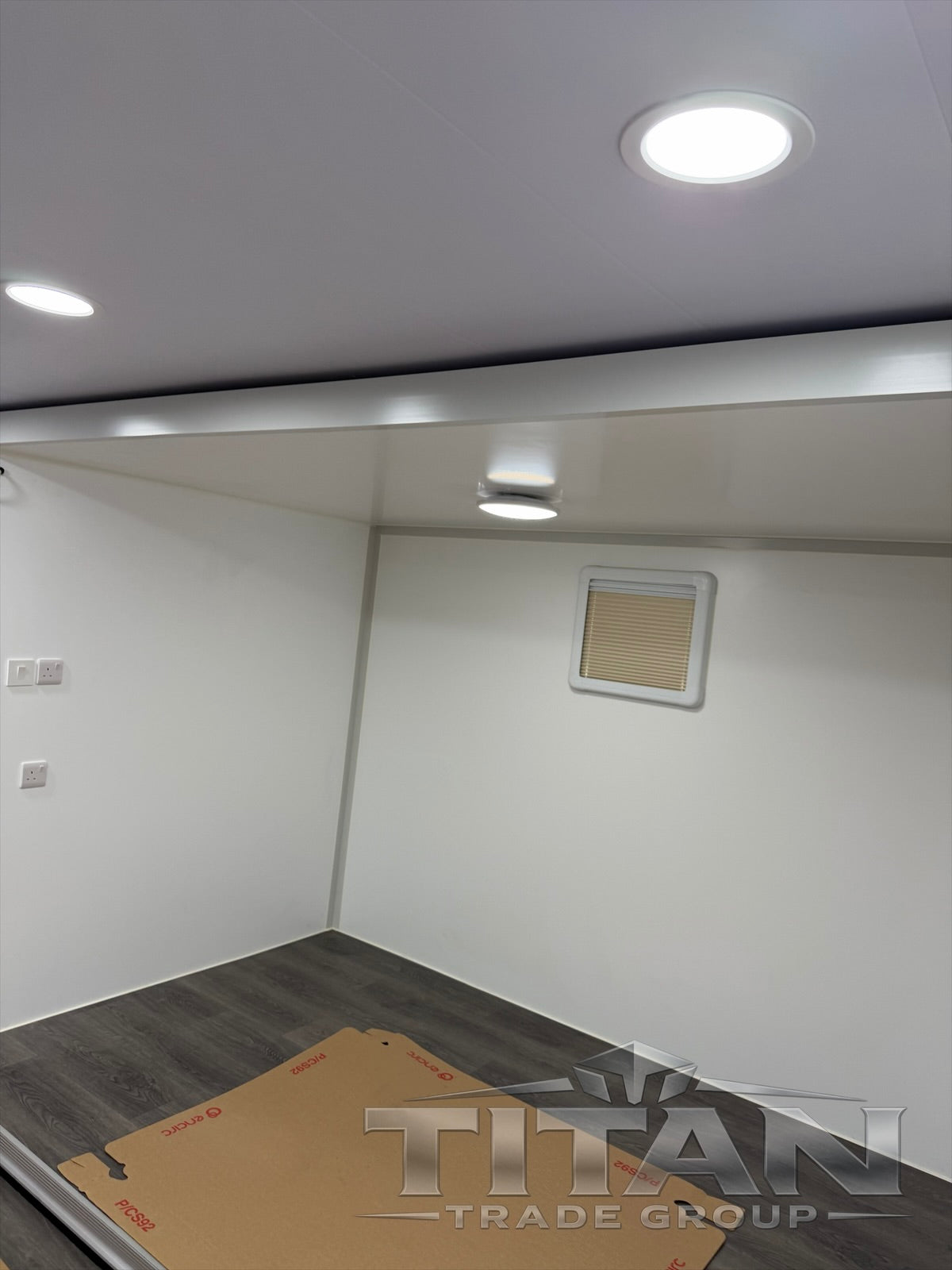 6m Push-Out Pod House – White – 75mm Insulated with Shower