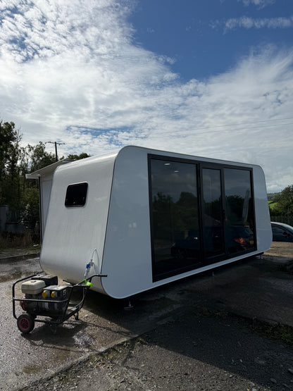 6m Push-Out Pod House – White – 75mm Insulated with Shower