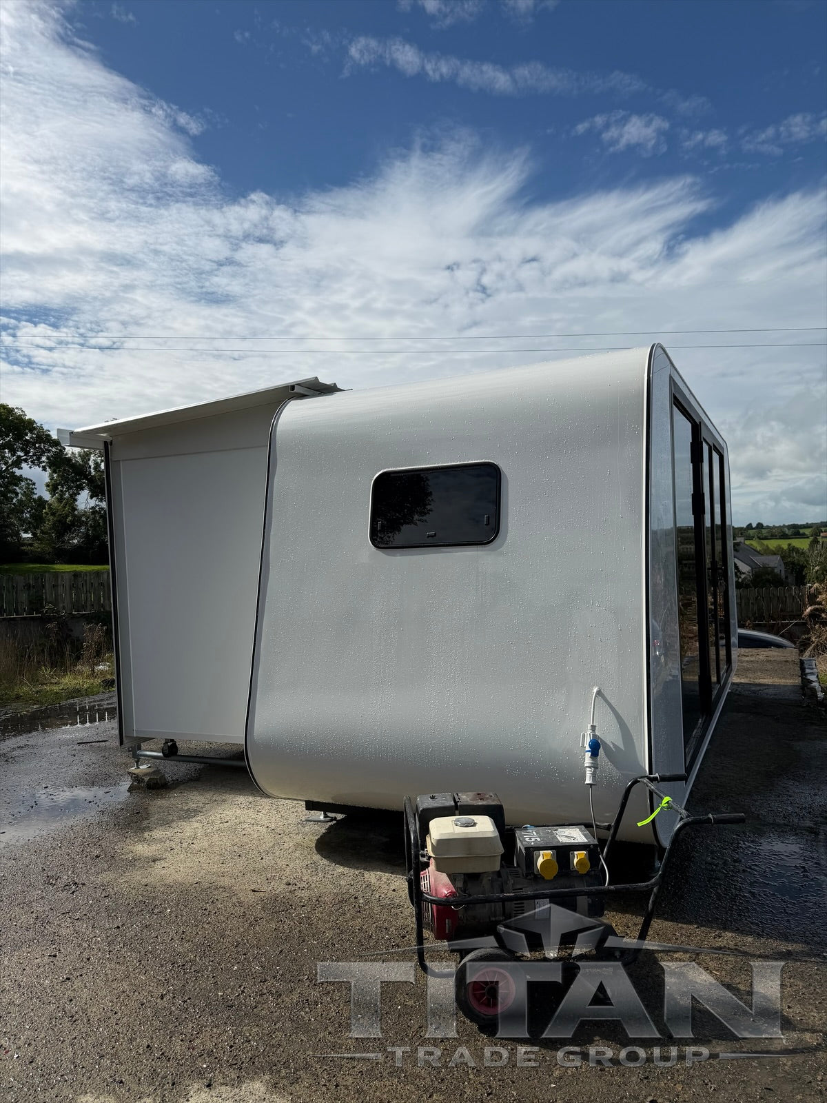 6m Push-Out Pod House – White – 75mm Insulated with Shower