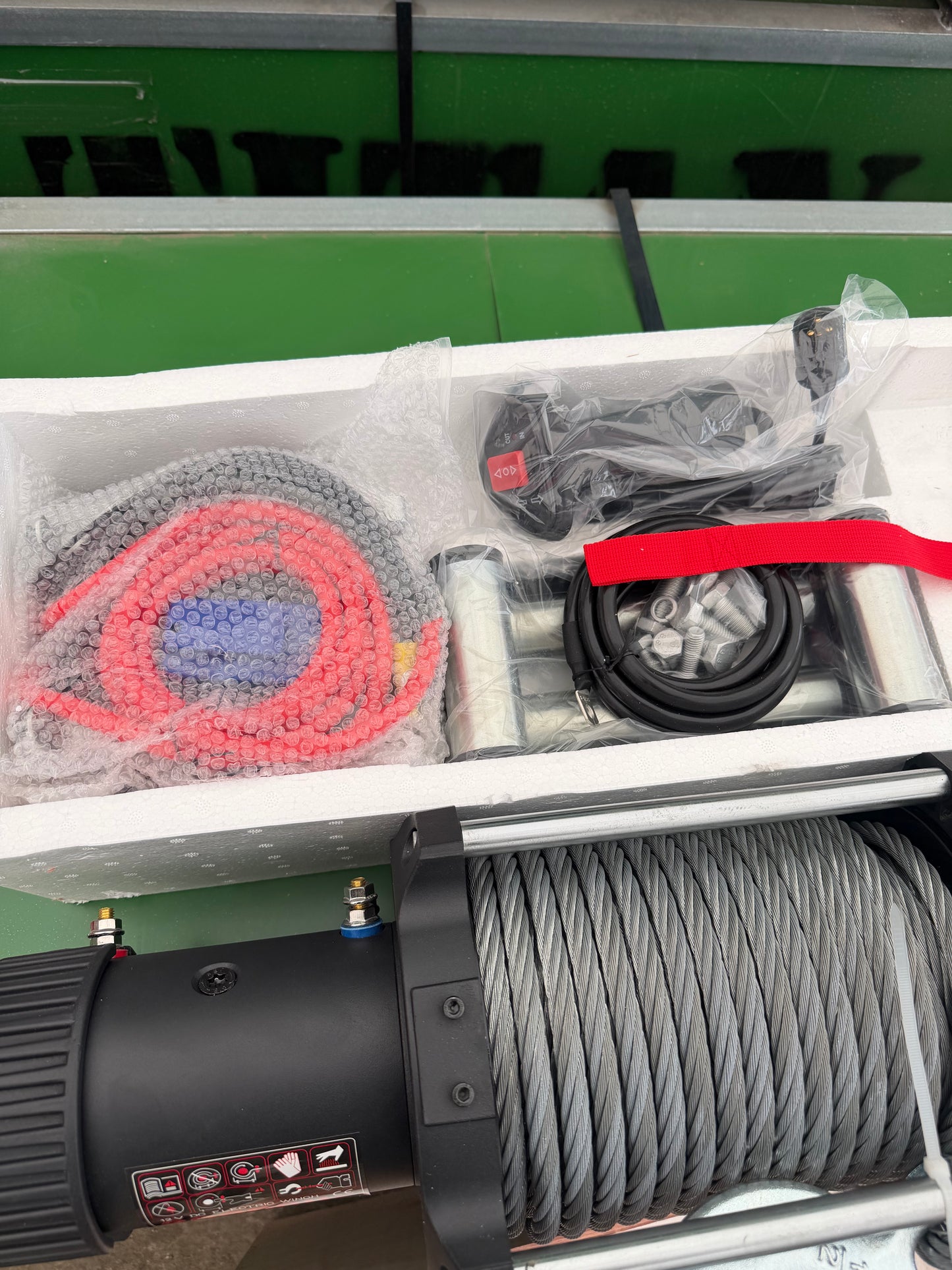 20,000lb Electric Winch Kit – Extreme Heavy Duty Recovery Winch (12V)