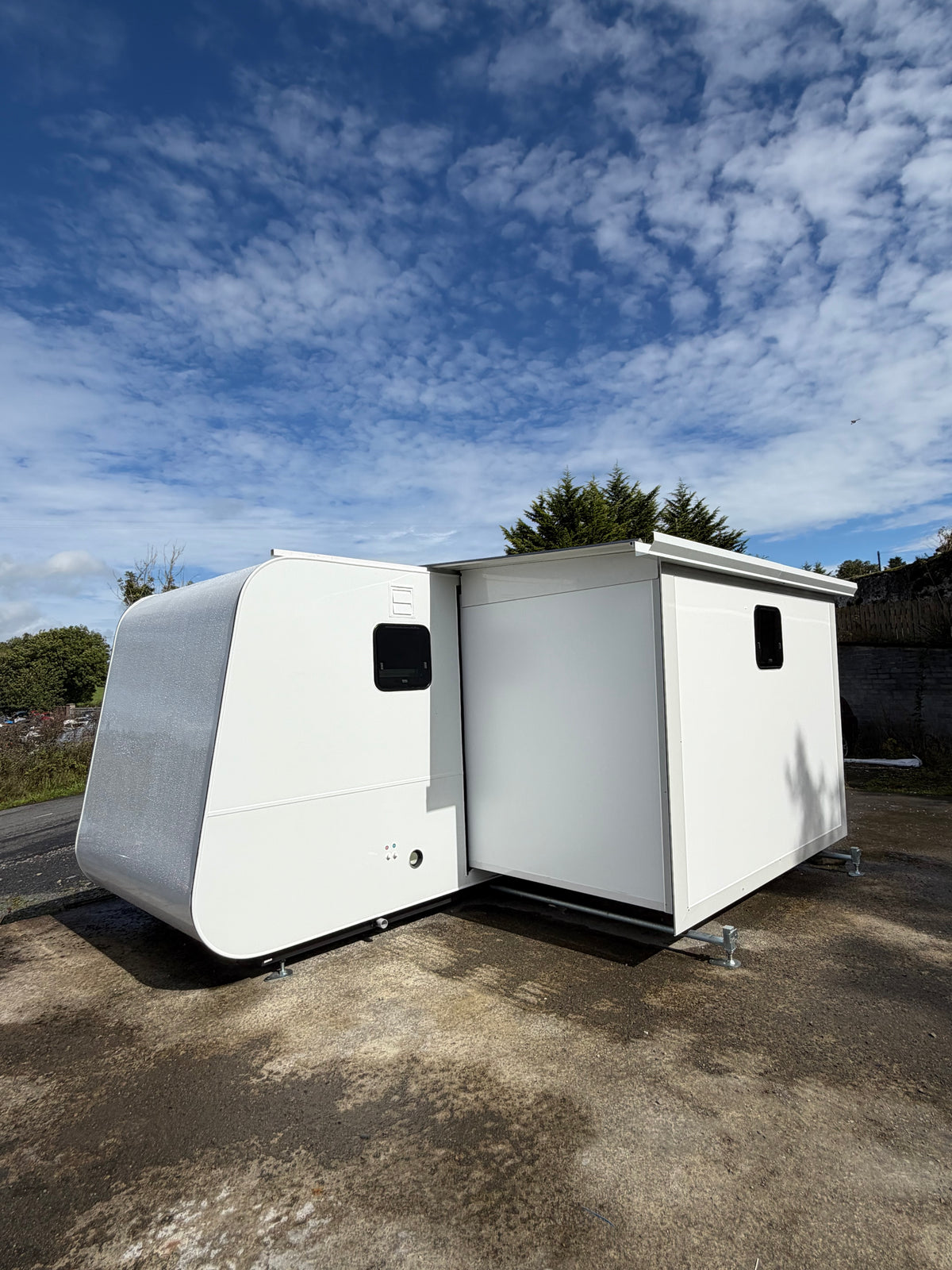 6m Push-Out Pod House – White – 75mm Insulated with Shower